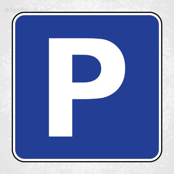 Parking à BALARUC-LES-BAINS