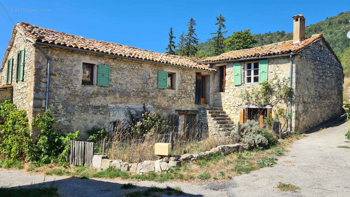 Maison à LESCHES-EN-DIOIS