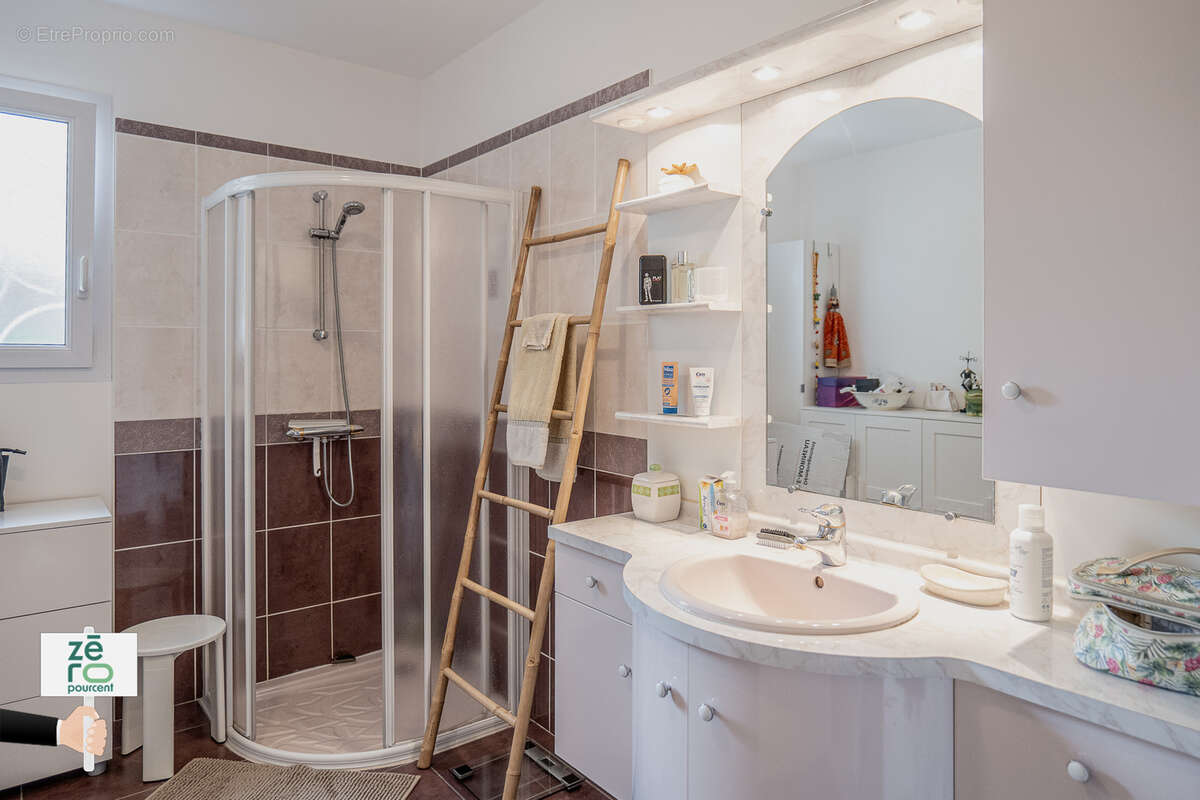 Maison à CHATEAUNEUF