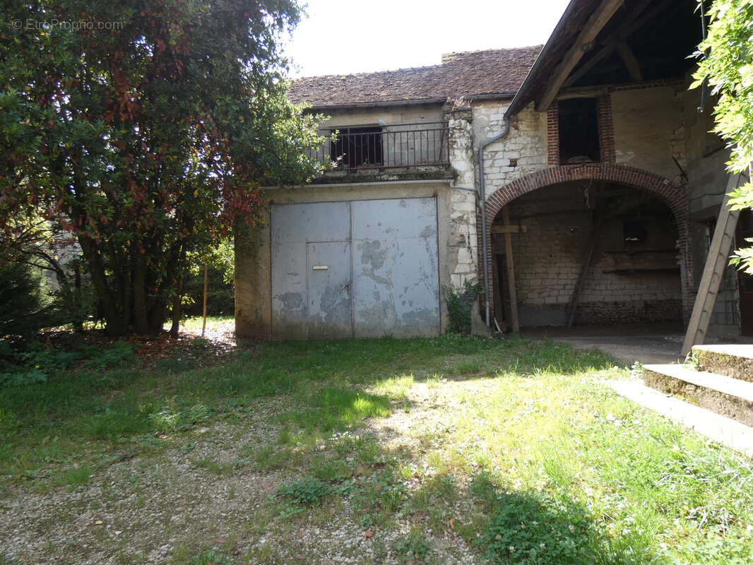 Maison à BUSSY-EN-OTHE