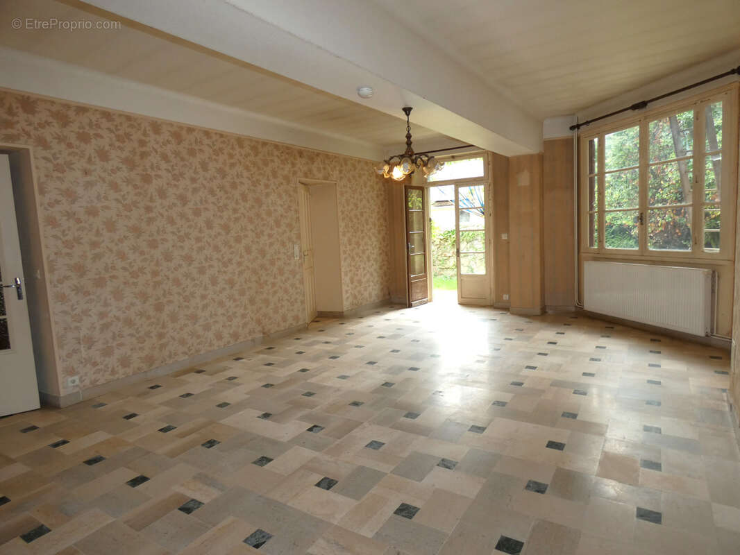 Maison à BUSSY-EN-OTHE