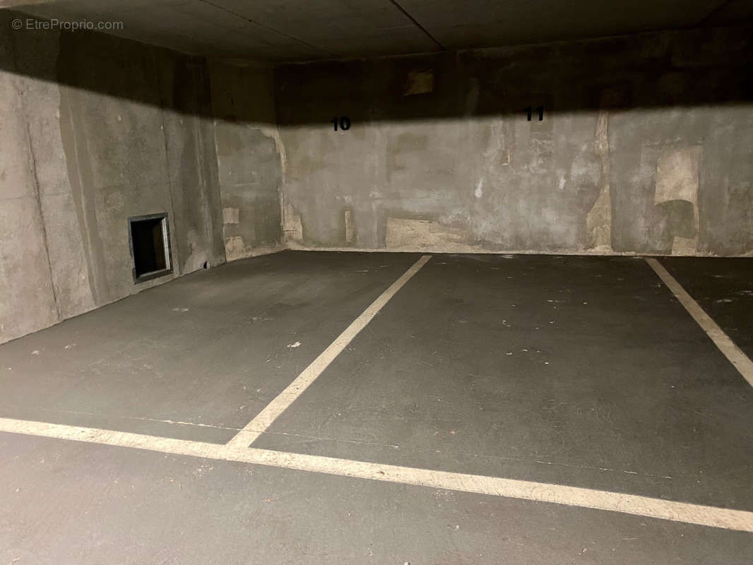 Parking à PARIS-15E