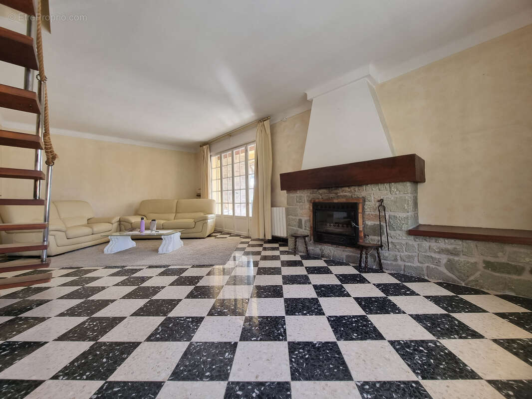 Maison à SAINT-RAPHAEL