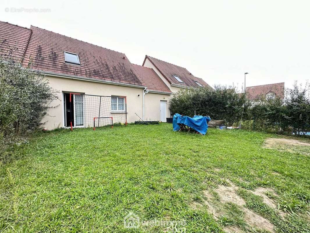 Erigée sur un terrain clos de 235 m² - Maison à ATHIES-SOUS-LAON