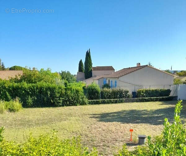 Terrain à CLARENSAC