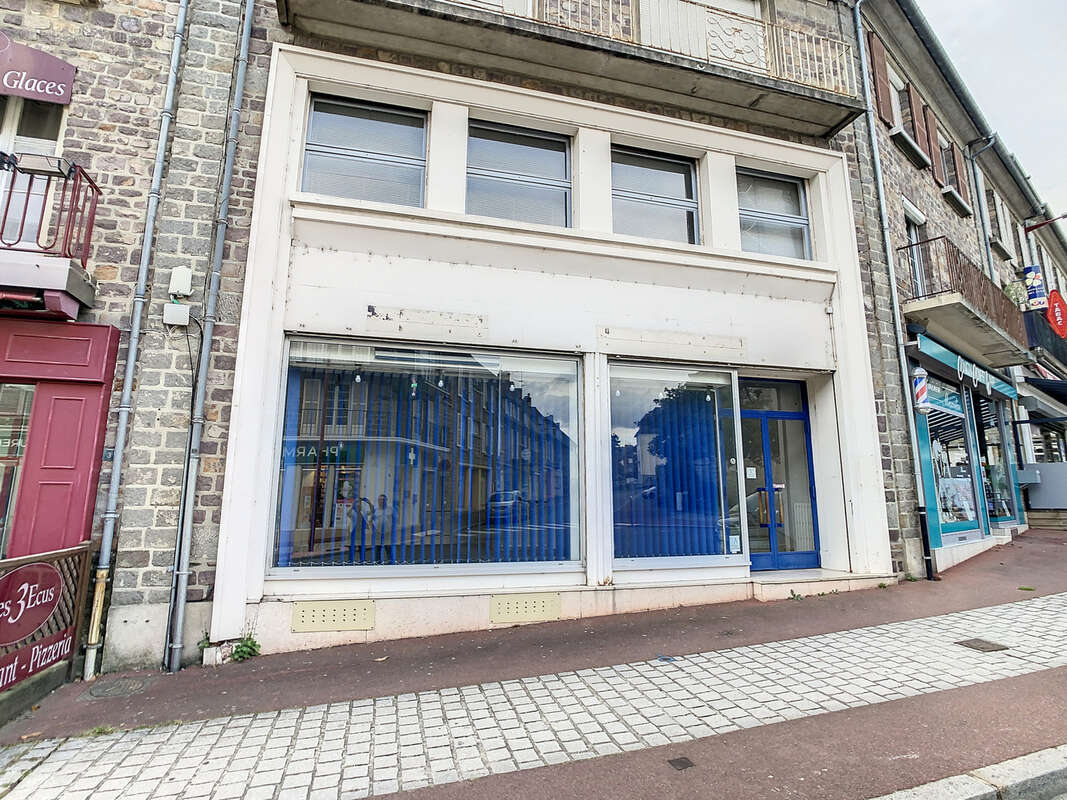 Commerce à CONDE-SUR-NOIREAU