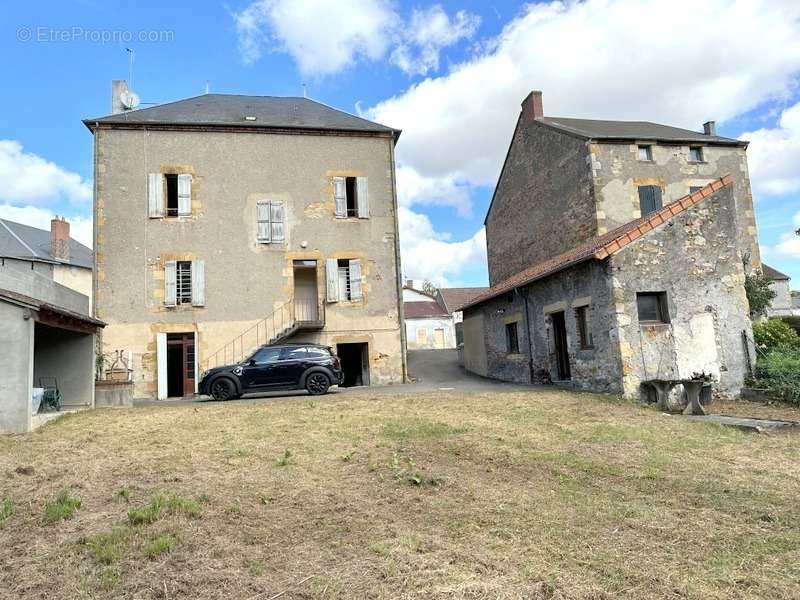 Maison à BEZENET