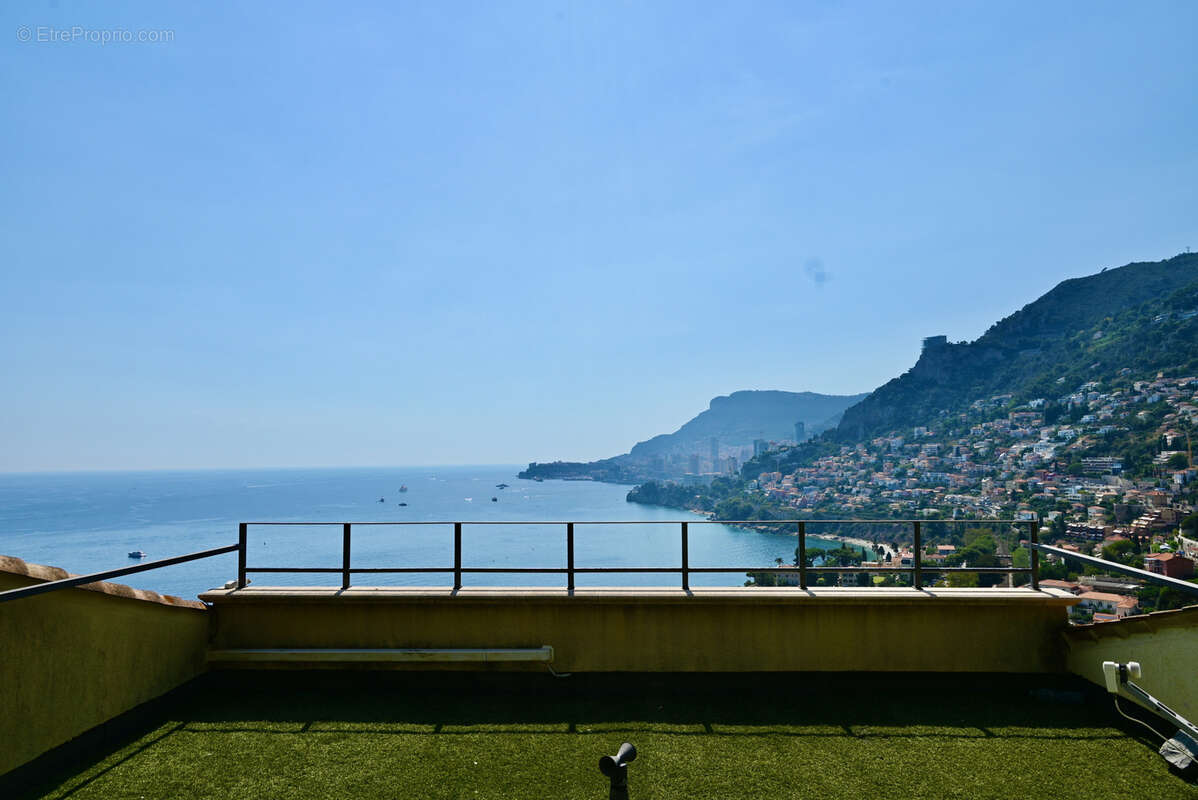 Appartement à ROQUEBRUNE-CAP-MARTIN