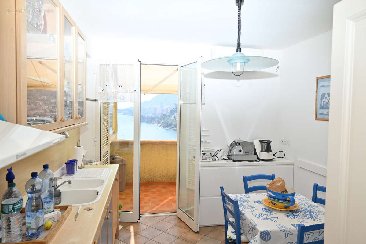 Appartement à ROQUEBRUNE-CAP-MARTIN