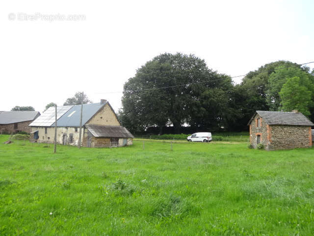 Maison à BRIFFONS