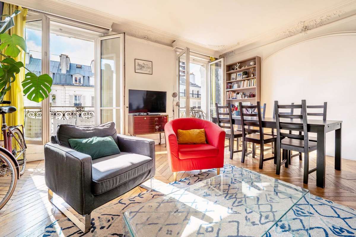 Appartement a louer paris-18e-arrondissement - 4 pièce(s) - 113 m2 - Surfyn