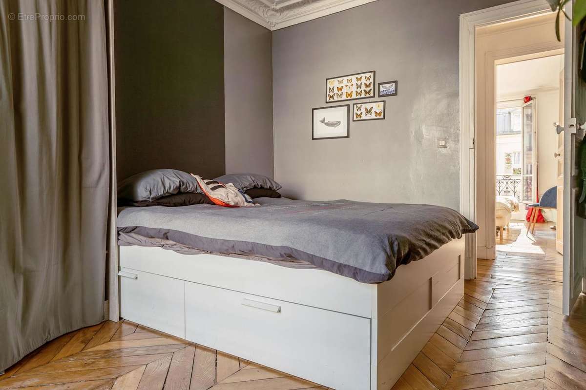 Appartement a louer paris-18e-arrondissement - 4 pièce(s) - 113 m2 - Surfyn