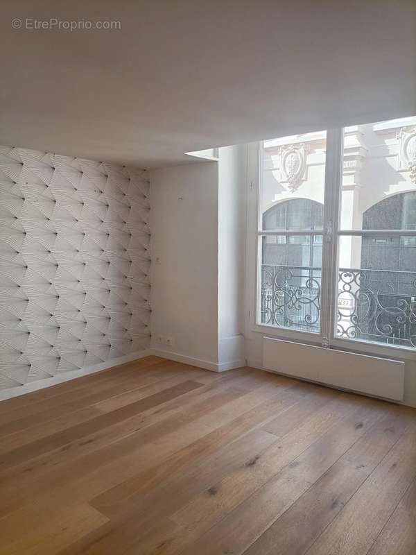 Appartement a louer paris-1er-arrondissement - 5 pièce(s) - 233 m2 - Surfyn