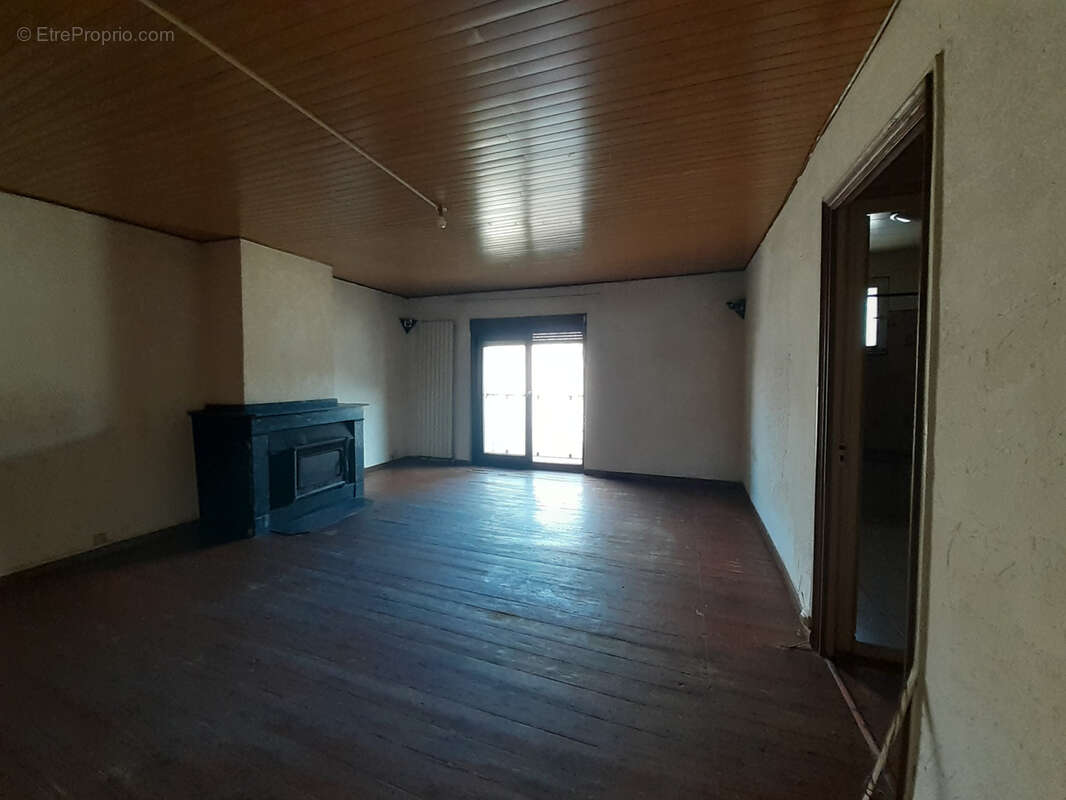 Appartement à COUIZA