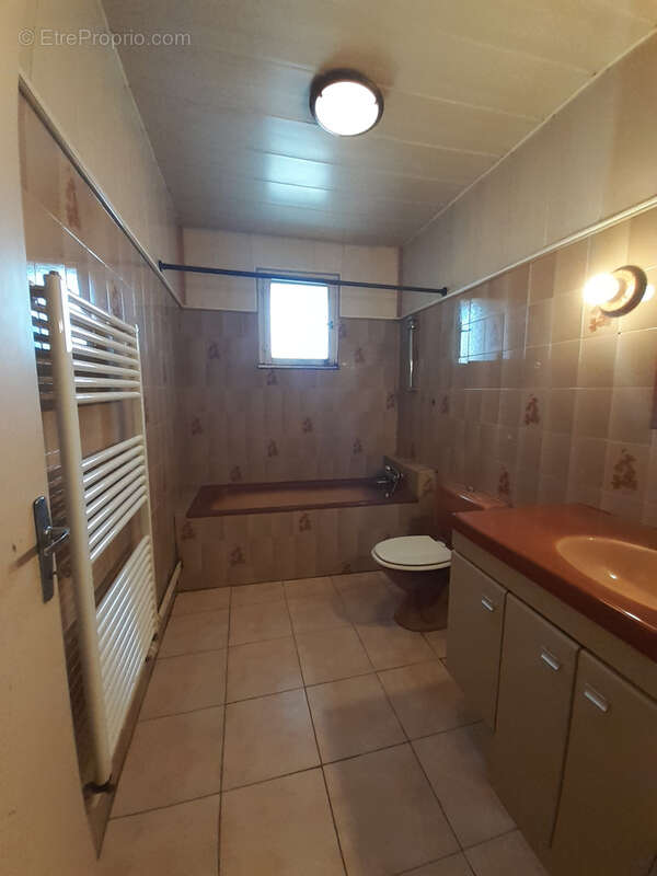 Appartement à COUIZA