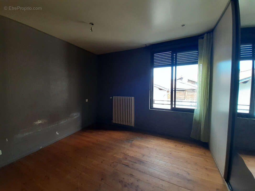 Appartement à COUIZA