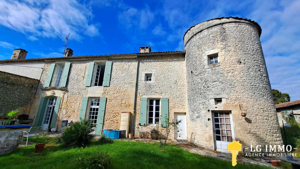 Maison à VILLARS-EN-PONS