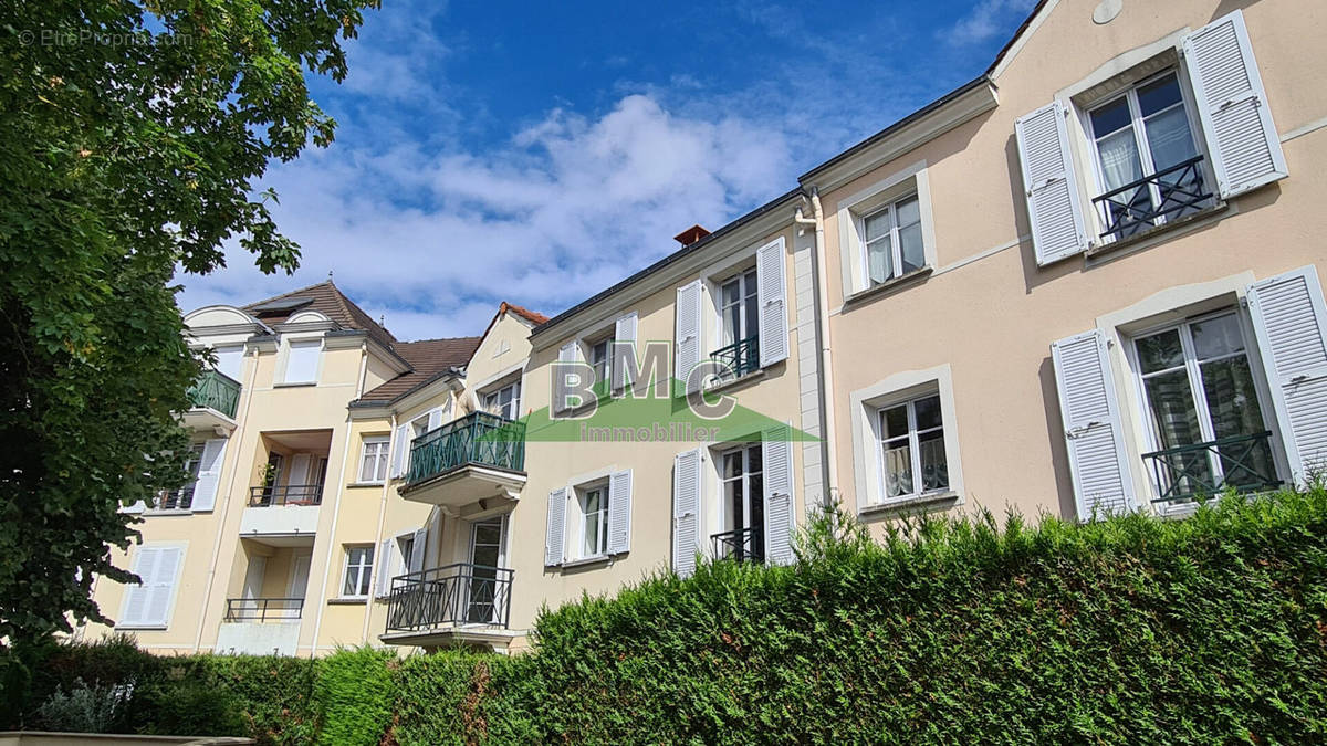 Appartement à LE PLESSIS-BOUCHARD