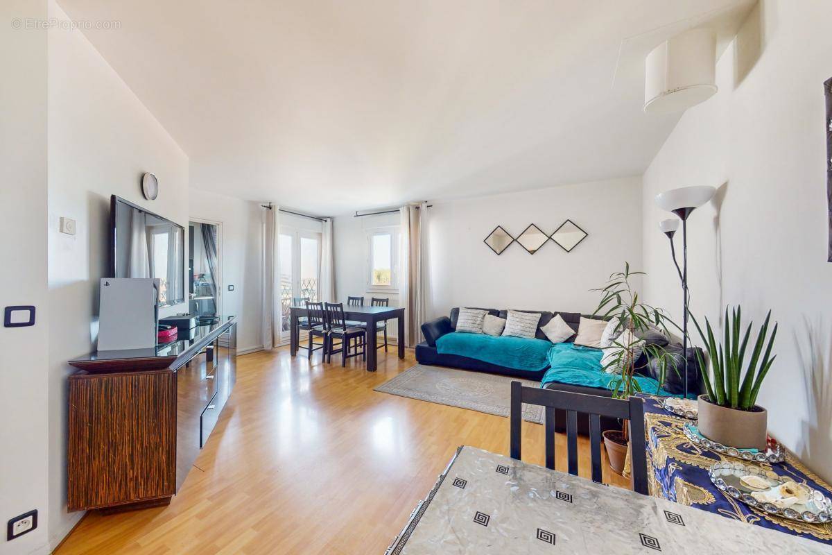 Appartement 4 pièce(s) 77 m²à vendre Villeneuve-la-garenne