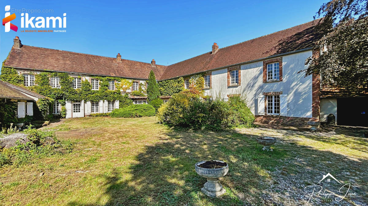 Maison à CERISIERS