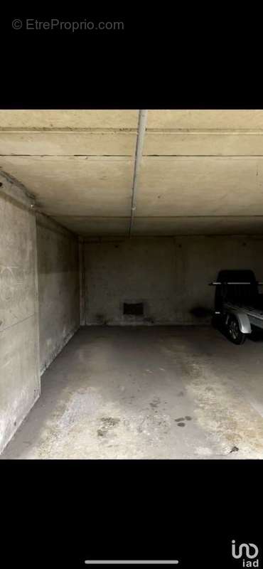 Photo 5 - Parking à COURBEVOIE