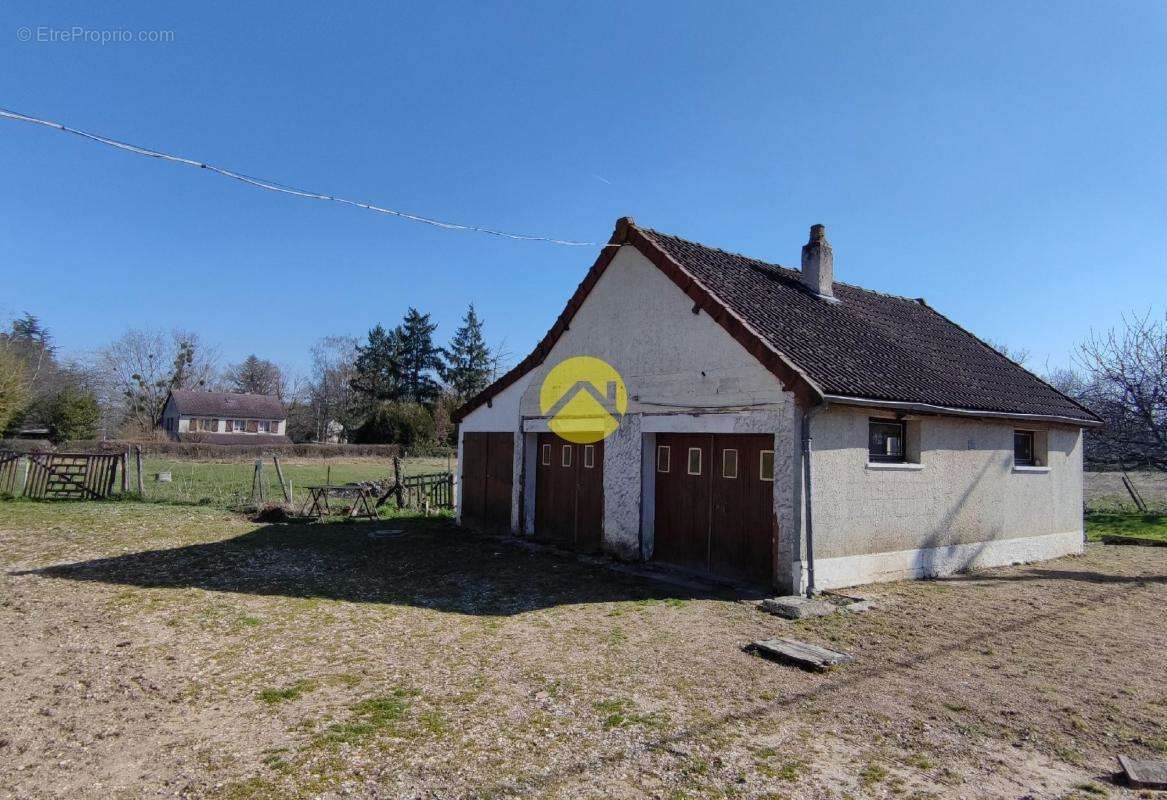 Maison à LA GUERCHE-SUR-L&#039;AUBOIS