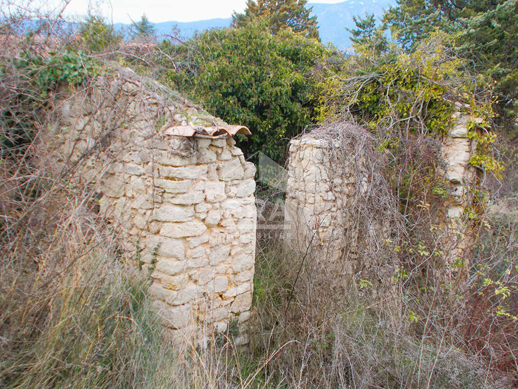 Terrain à MORMOIRON