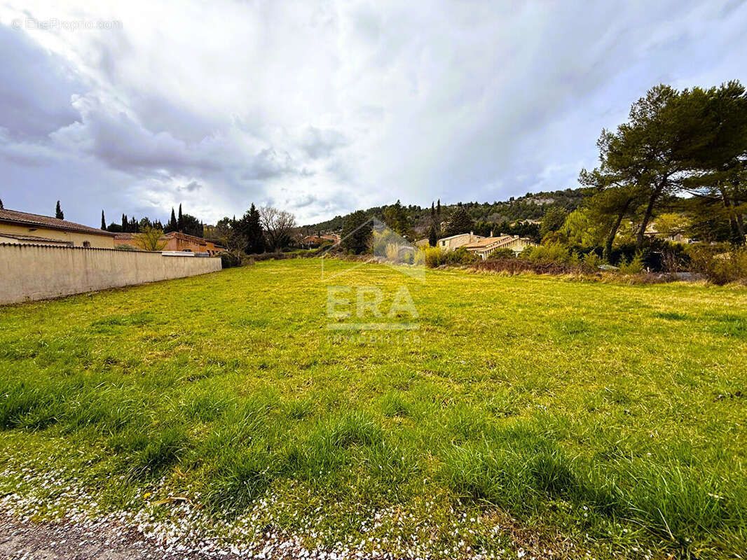 Terrain à MORMOIRON