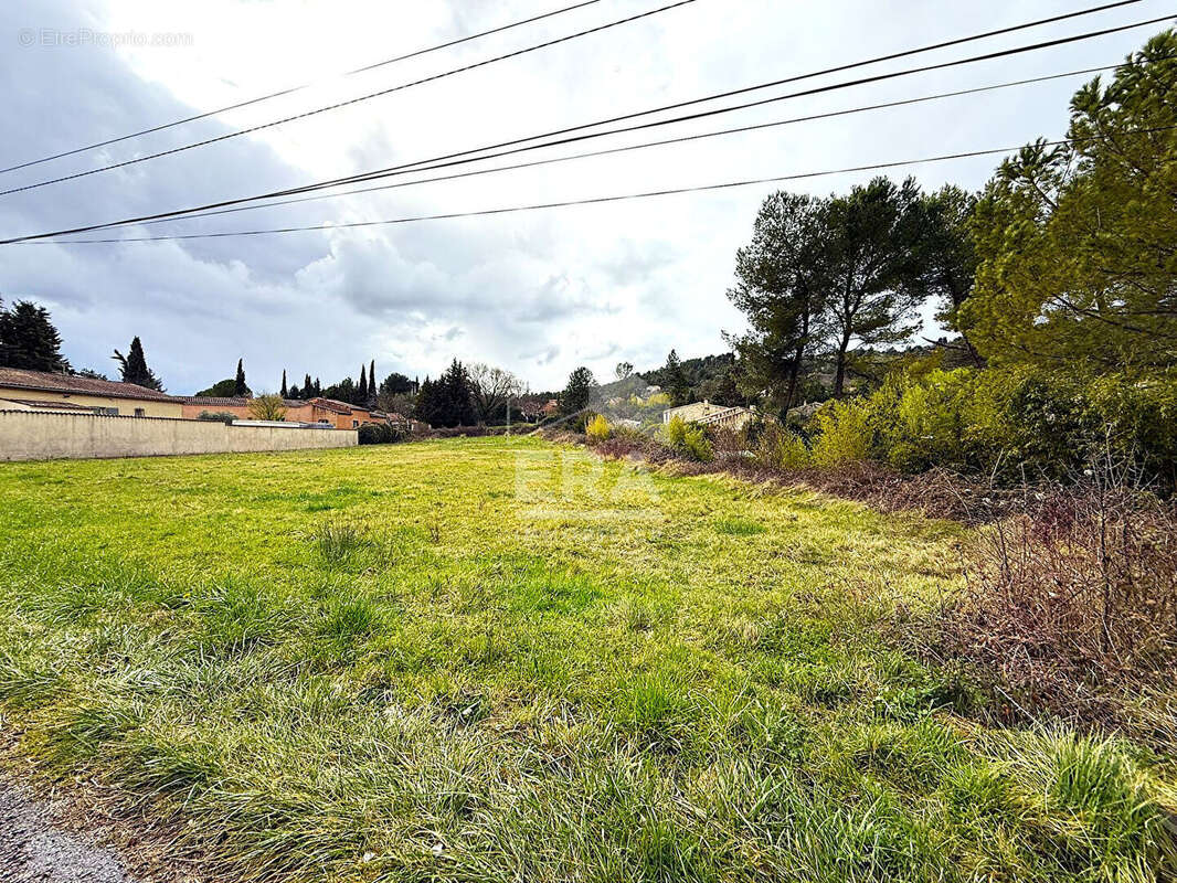 Terrain à MORMOIRON