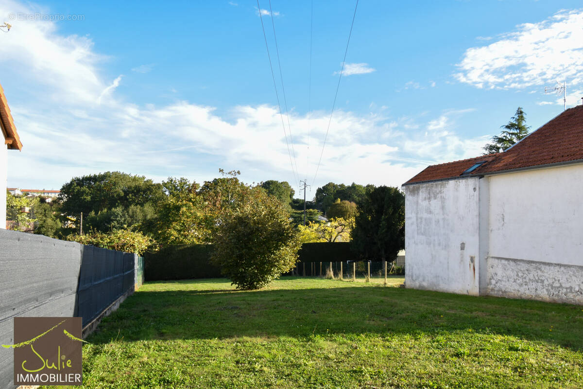 Terrain à CERIZAY