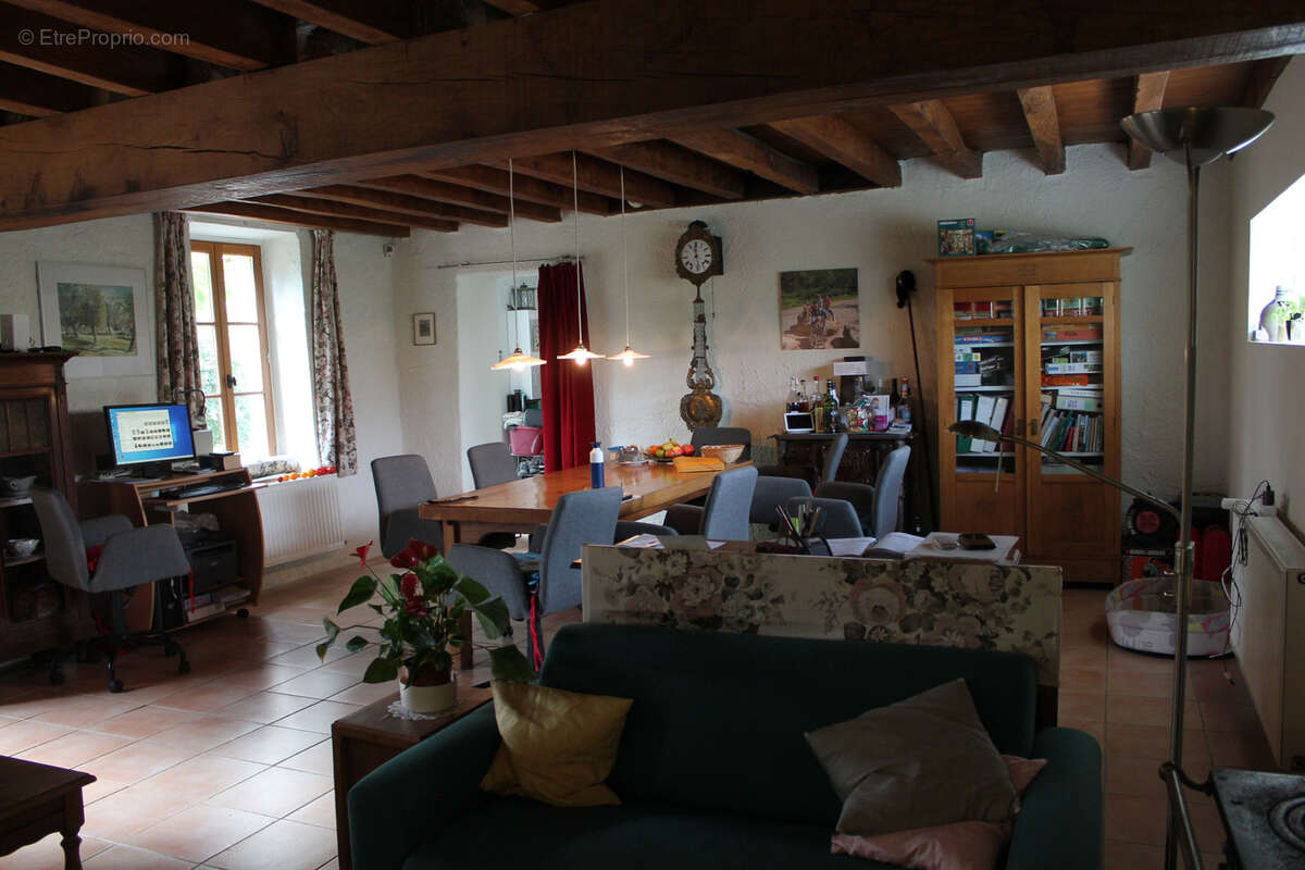 Maison à VICQ-EXEMPLET