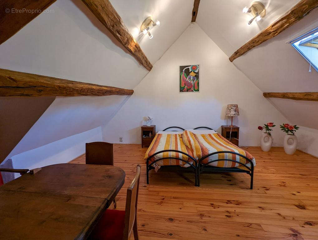 Maison à VICQ-EXEMPLET