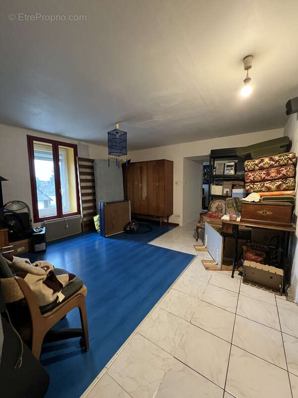 Maison à SAINT-JULIEN-DE-VOUVANTES