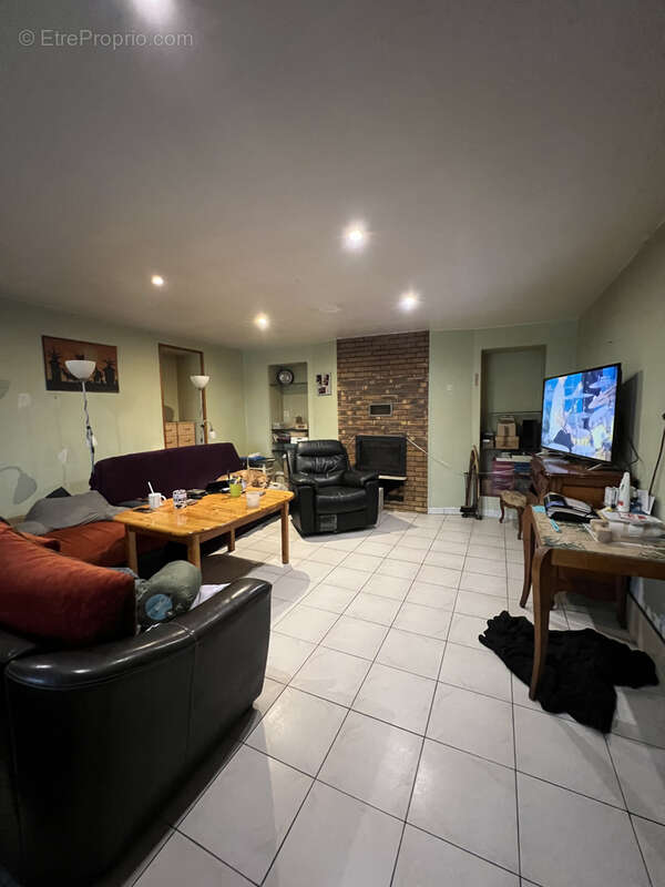 Maison à SAINT-JULIEN-DE-VOUVANTES