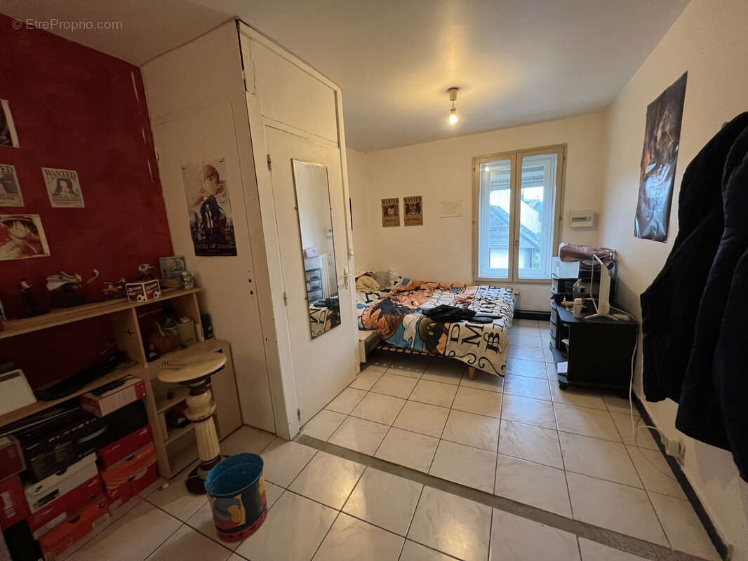 Maison à SAINT-JULIEN-DE-VOUVANTES