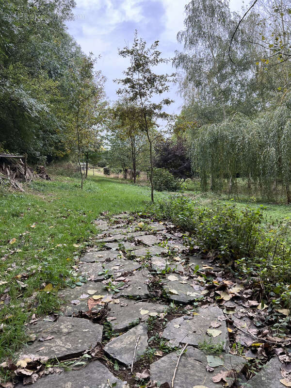 Maison à SAINT-JULIEN-DE-VOUVANTES