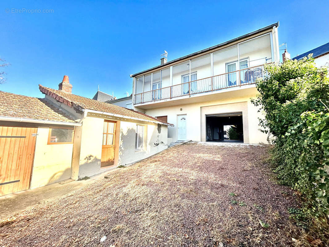 Maison à NERIS-LES-BAINS