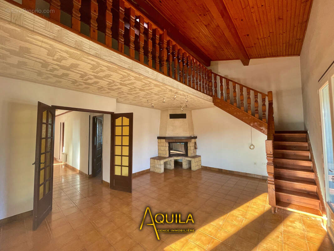 Maison à NISSAN-LEZ-ENSERUNE