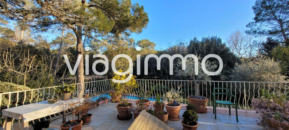 Maison à SAINT-CEZAIRE-SUR-SIAGNE