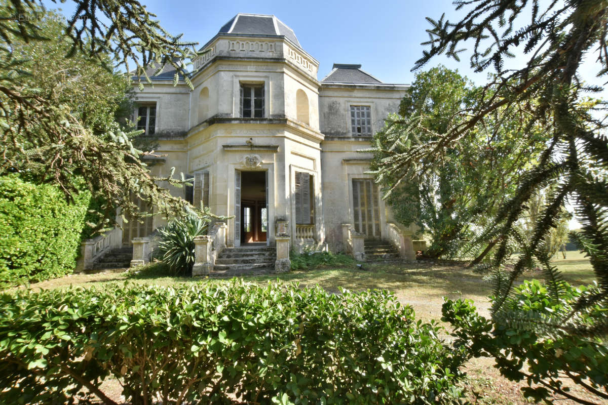 Maison à SAINT-GEORGES-DES-AGOUTS