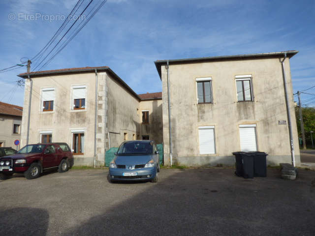 Appartement à COLOMBEY-LES-BELLES