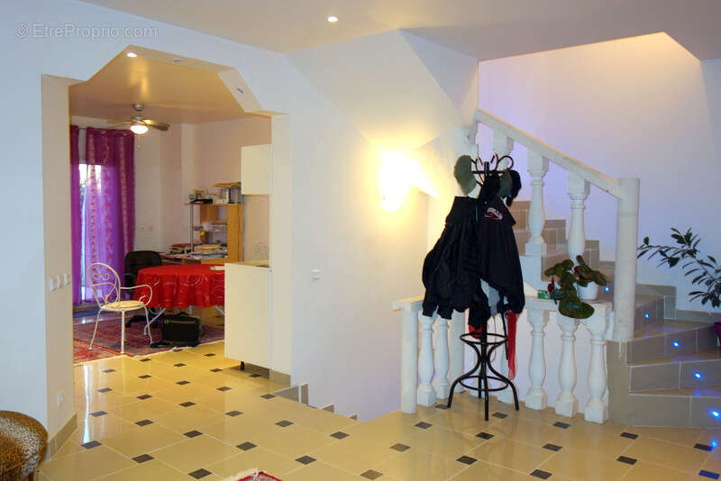 Maison à VIELS-MAISONS