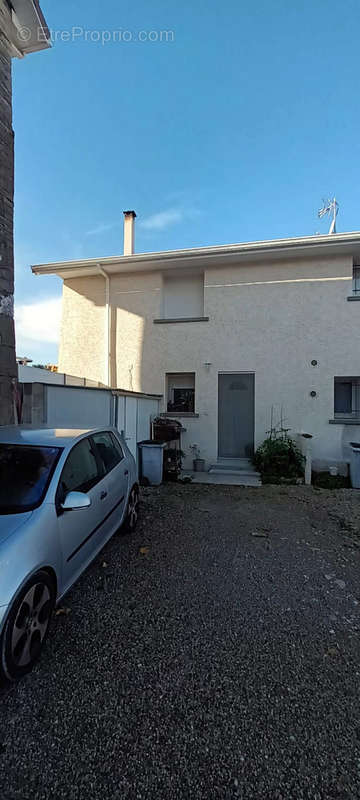 Maison à SAINT-ROMAIN-DE-JALIONAS