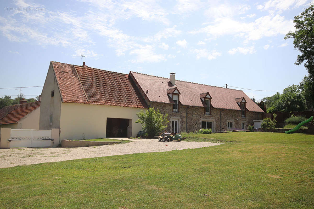 Maison à NOYANT-D&#039;ALLIER