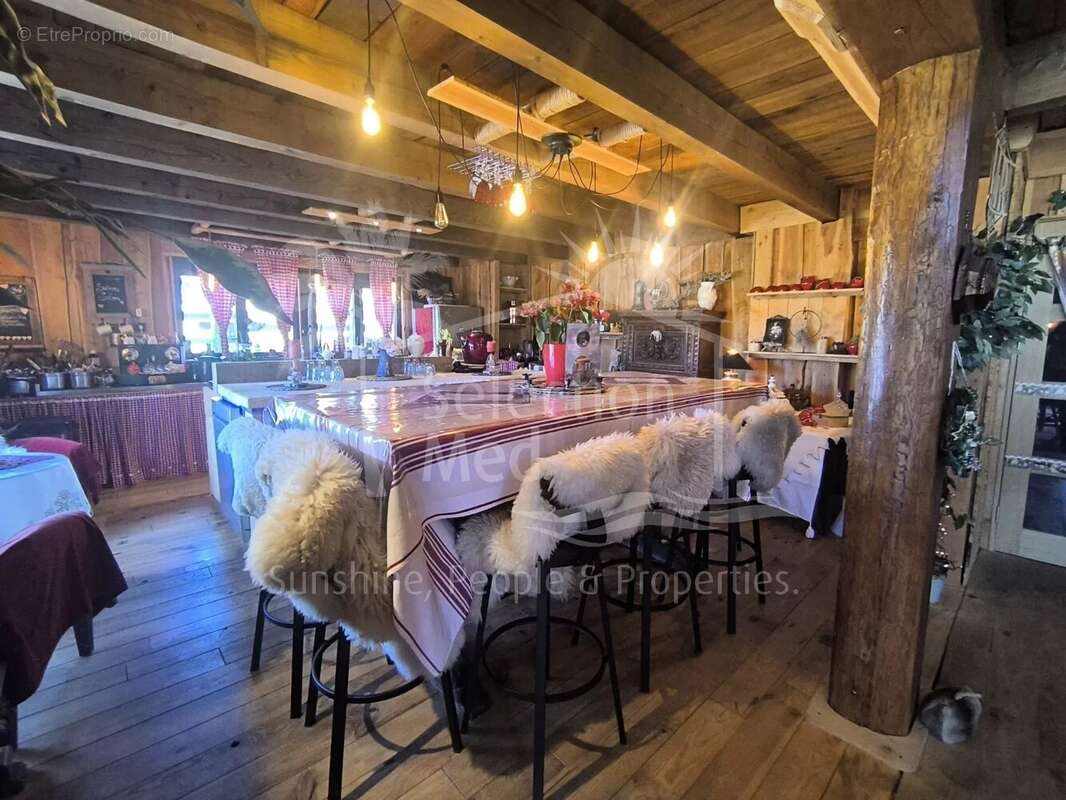 Maison à GREOLIERES