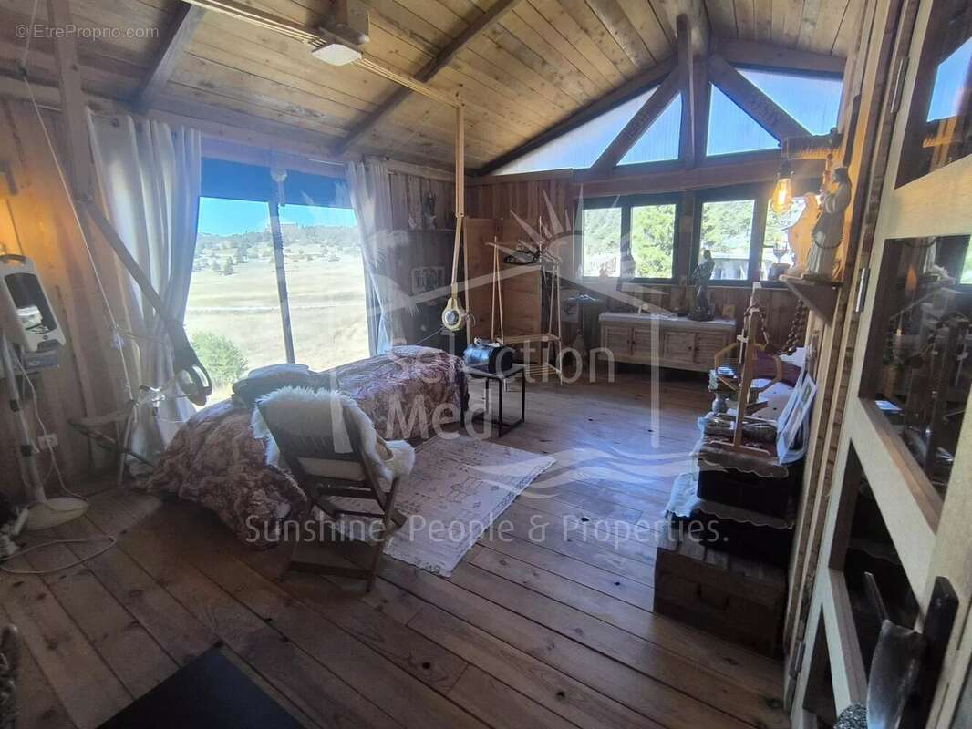 Maison à GREOLIERES