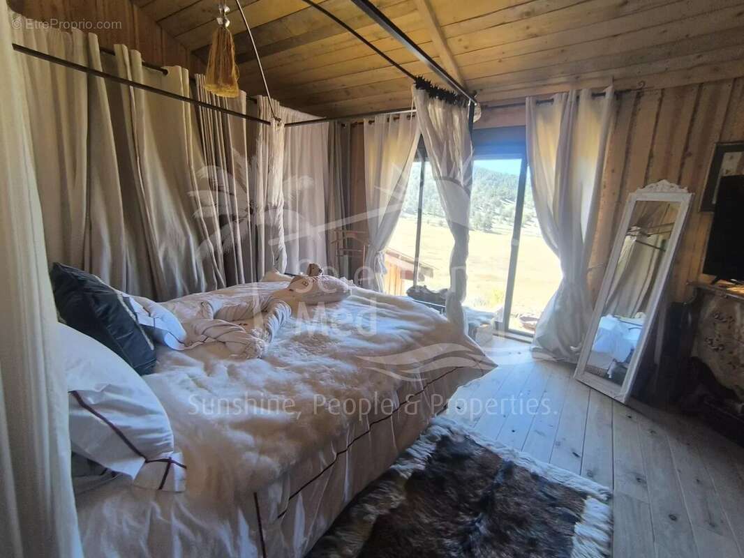 Maison à GREOLIERES