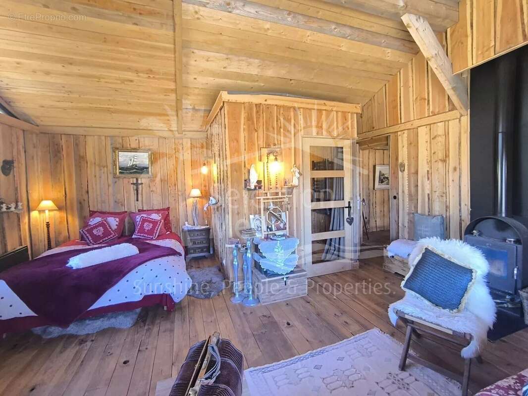 Maison à GREOLIERES