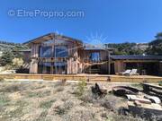 Maison à GREOLIERES