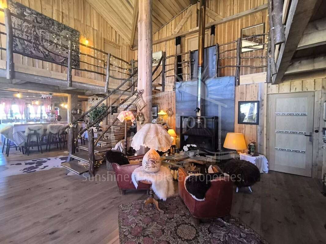 Maison à GREOLIERES